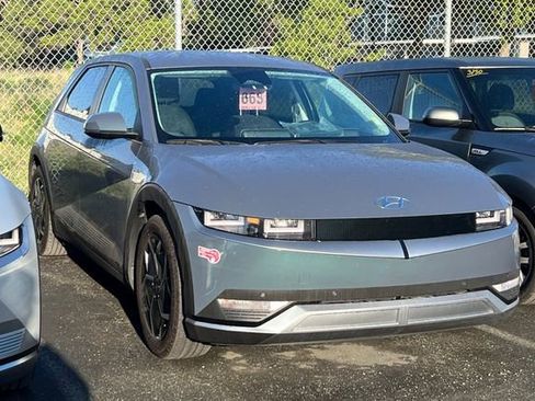 Used 2024 Hyundai Ioniq 5 SEL image 2