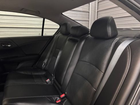 Used 2017 Honda Accord EX-L image 24