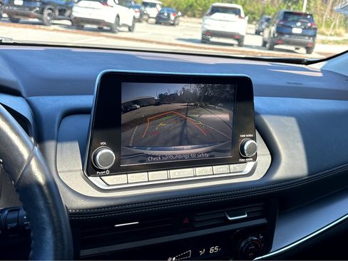 Used 2023 Nissan Rogue SV w/ SV Premium B Package image 33