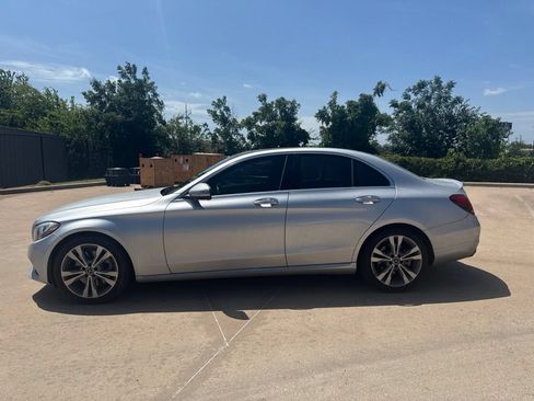 Used 2018 Mercedes-Benz C 300 Sedan image 2