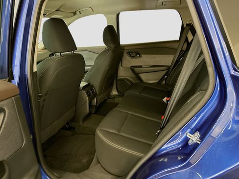 Used 2023 Nissan Rogue S AWD/4WD image 28