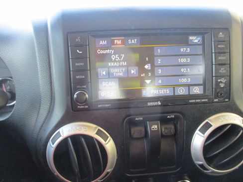Used 2014 Jeep Wrangler Sahara w/ Connectivity Group AWD/4WD image 16