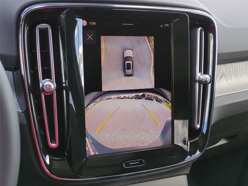 New 2026 Volvo XC40 B5 Plus w/ Protection Package Premier image 11