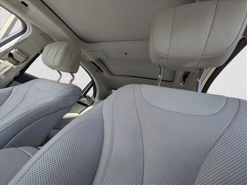 Used 2016 Mercedes-Benz S 550 Sedan image 18