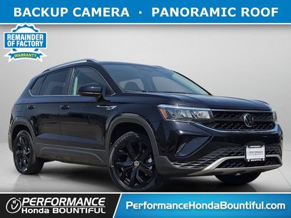 Used 2023 Volkswagen Taos SE w/ Panoramic Sunroof Package