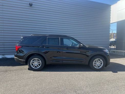 New 2026 Ford Explorer Active RWD image 2