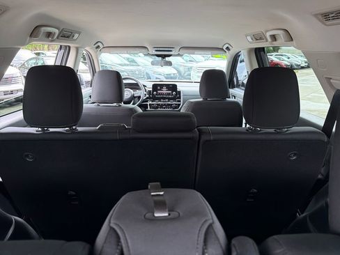 Used 2023 Nissan Pathfinder SV FWD image 34