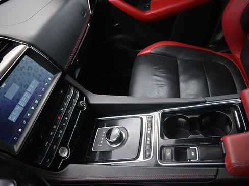 Used 2020 Jaguar F-PACE S AWD/4WD image 17