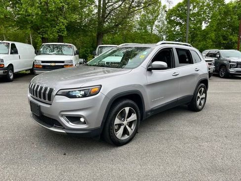 Used 2019 Jeep Cherokee Limited AWD/4WD image 2