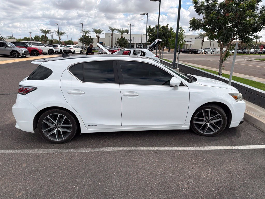 Used 2017 Lexus CT 200h w/ Navigation System Package FWD image 2
