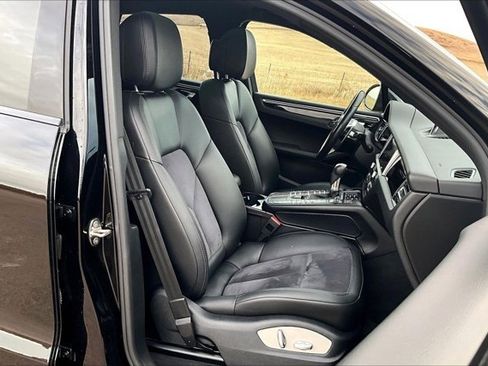 Used 2021 Porsche Macan S image 29