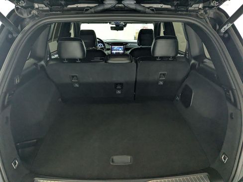 Certified 2023 Jeep Grand Cherokee Overland w/ Luxury Tech Group IV AWD/4WD image 24