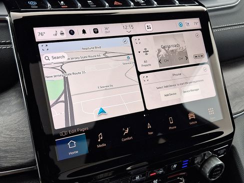 Certified 2023 Jeep Grand Cherokee Overland w/ Luxury Tech Group IV image 17