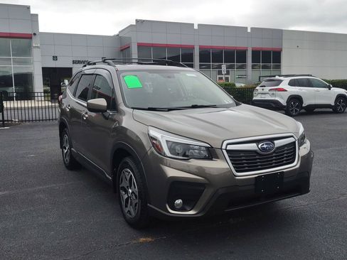Used 2021 Subaru Forester Premium AWD/4WD image 3