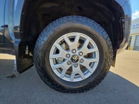 Used 2025 Toyota Tacoma SR5 AWD/4WD image 29