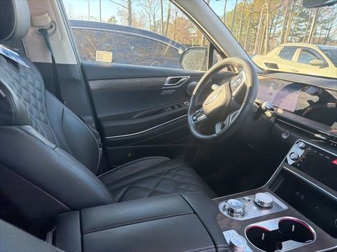 Used 2025 Genesis GV80 3.5T Prestige image 11