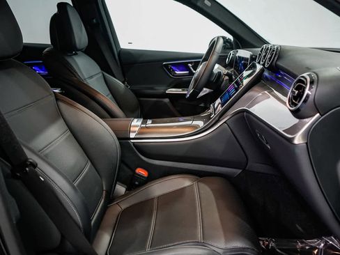 Used 2025 Mercedes-Benz GLC 300 image 15