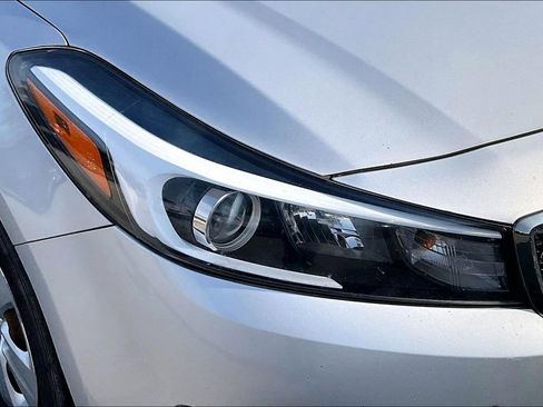 Used 2017 Kia Forte LX FWD image 31