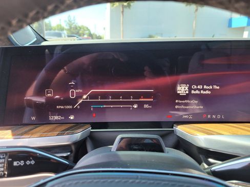 Certified 2025 Cadillac Escalade Sport Platinum AWD/4WD image 24