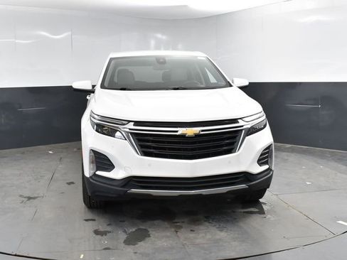 Used 2024 Chevrolet Equinox LT image 2