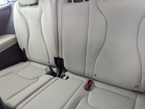 New 2026 Kia Carnival SX FWD image 18