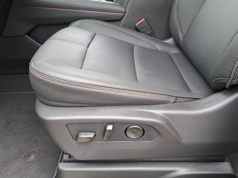 Used 2026 Chevrolet Suburban RST w/ Comfort Package RWD image 32