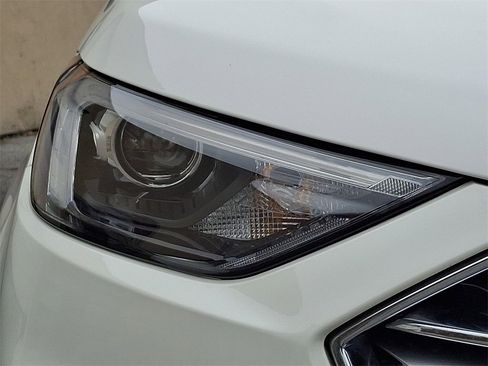 Used 2022 Ford Edge SEL w/ Convenience Package image 9