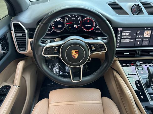 Used 2020 Porsche Cayenne S image 16