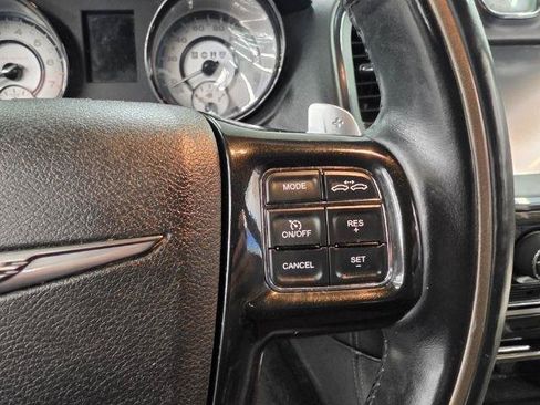 Used 2013 Chrysler 300 C RWD image 12
