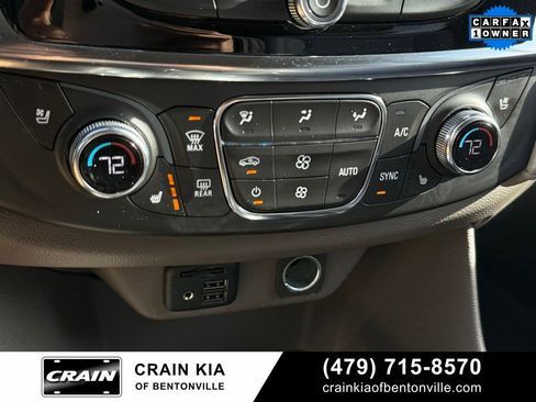 Used 2021 Chevrolet Traverse Premier FWD image 18