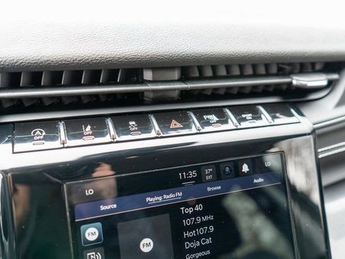 Used 2023 Jeep Grand Cherokee Laredo AWD/4WD image 26