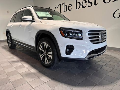 New 2026 Mercedes-Benz GLB 250 4MATIC image 1