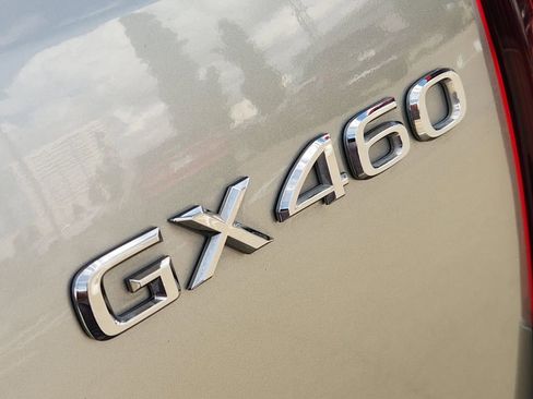 Certified 2022 Lexus GX 460 Luxury w/ Sport Design Package AWD/4WD image 12