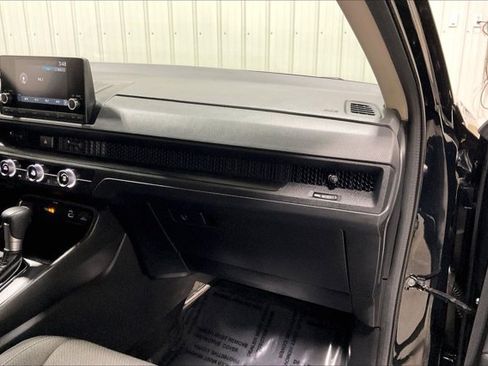 Used 2025 Honda CR-V LX image 16