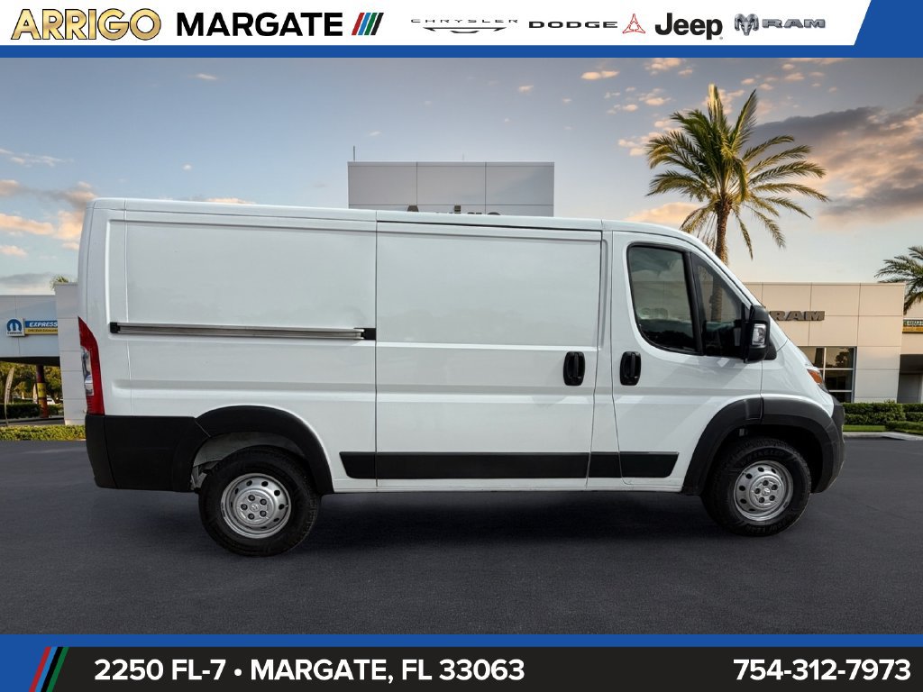 Used 2025 RAM ProMaster 2500 w/ U-Haul Equipment Group FWD image 8