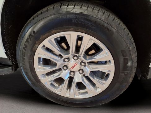 Used 2025 GMC Yukon XL Denali AWD/4WD image 8