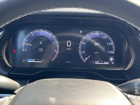 New 2025 Jeep Grand Cherokee L Altitude image 32