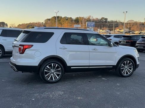 Used 2017 Ford Explorer Platinum image 7
