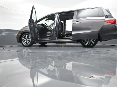 Certified 2022 Honda Odyssey Touring image 51