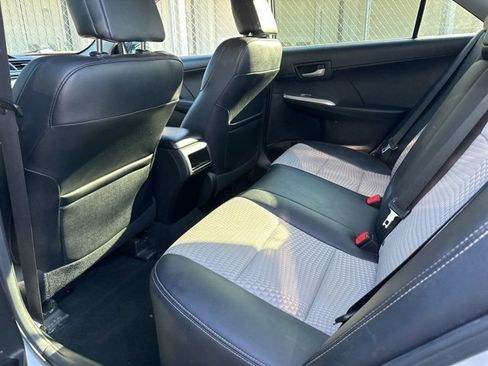 Used 2013 Toyota Camry SE image 16