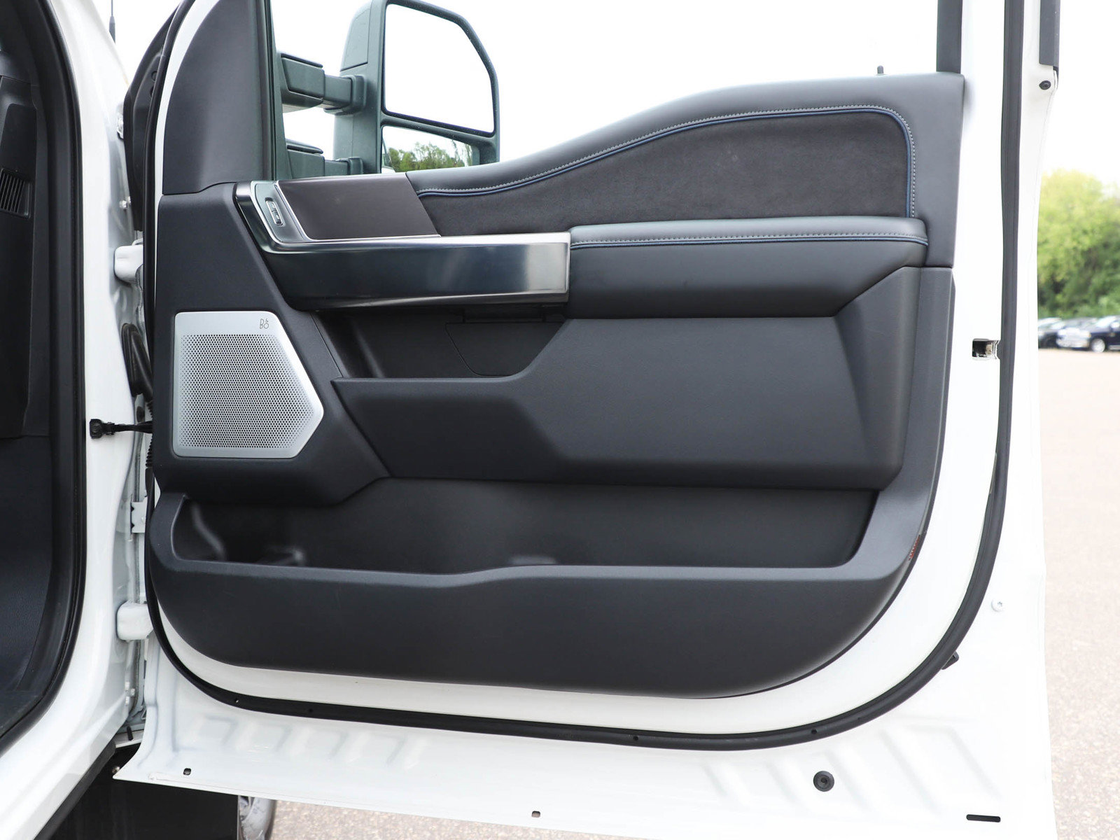 Used 2026 Ford F350 Platinum AWD/4WD image 9