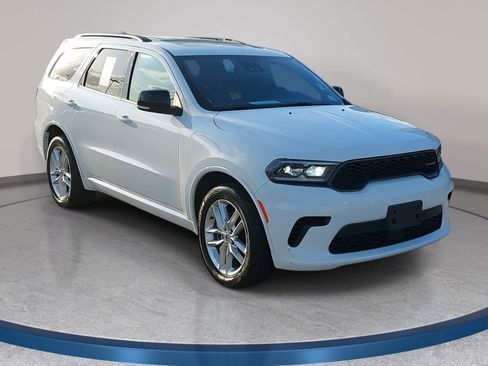 Used 2024 Dodge Durango GT image 3