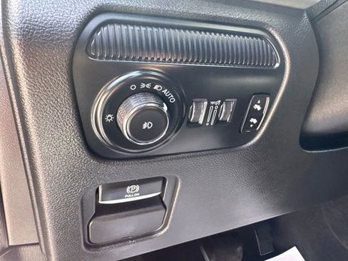 Used 2023 Jeep Wagoneer L Series II RWD image 38