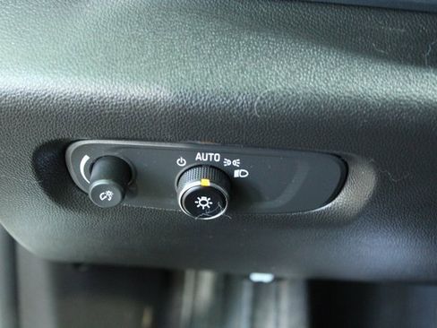 Used 2022 Chevrolet Traverse RS image 16