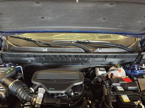 Used 2023 GMC Acadia AT4 w/ Technology Package image 11