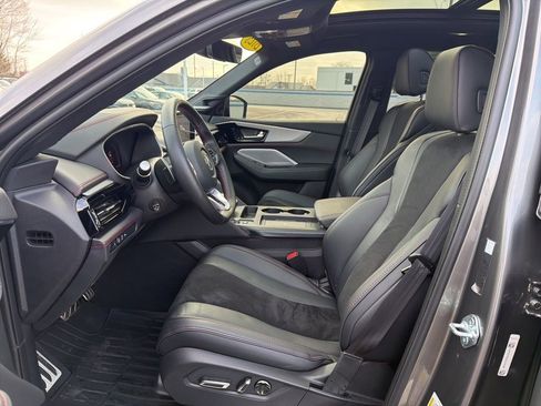 Used 2025 Acura MDX A-Spec image 18