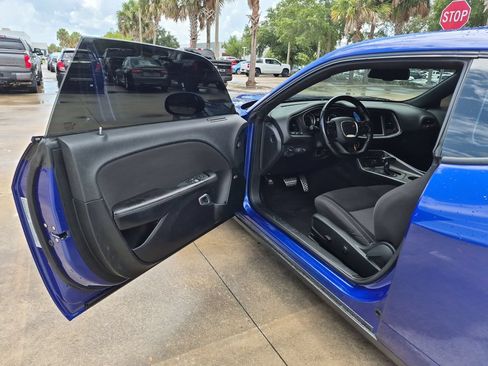 Used 2022 Dodge Challenger R/T Scat Pack RWD image 8