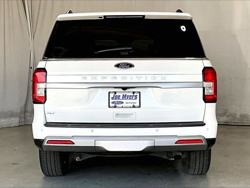 Used 2024 Ford Expedition XLT image 4
