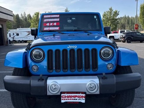 Used 2015 Jeep Wrangler Unlimited Sahara w/ Dual Top Group AWD/4WD image 2