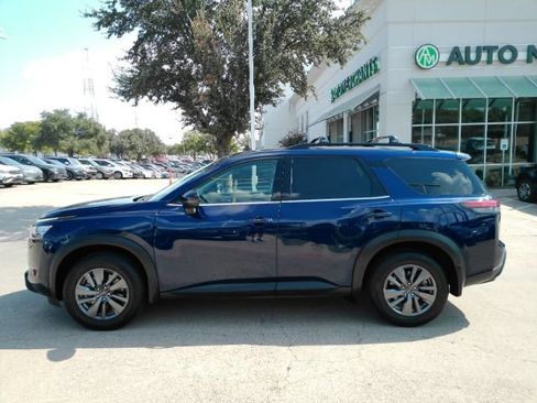 Used 2022 Nissan Pathfinder SV FWD image 10